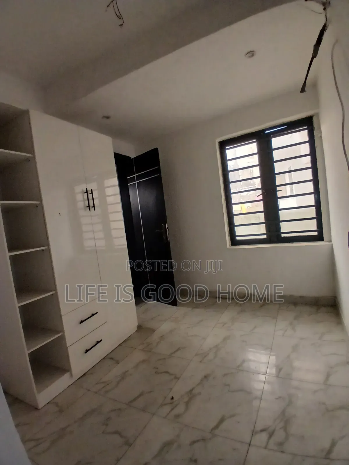 4bdrm Duplex in Crown View, Ologolo for rent