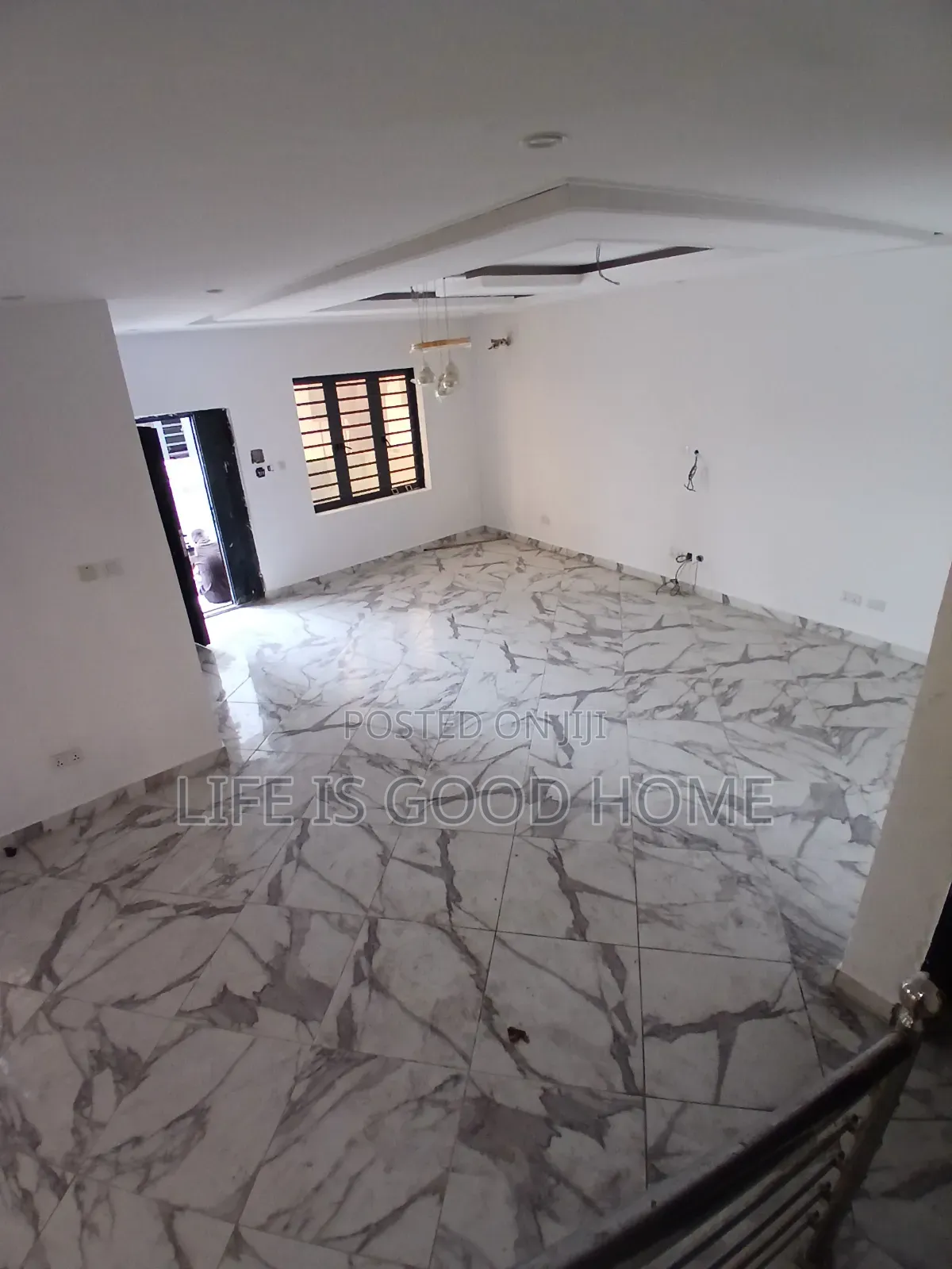 4bdrm Duplex in Crown View, Ologolo for rent
