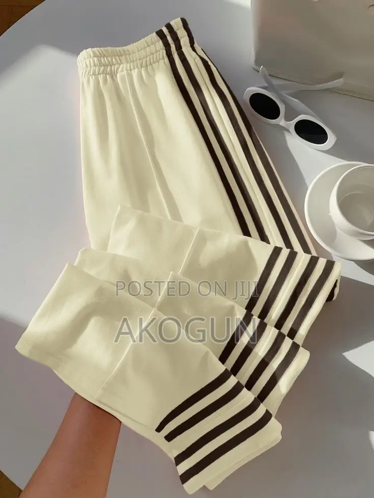 Unisex 3-Stripes Baggy Track Pants - Streetwear Joggers