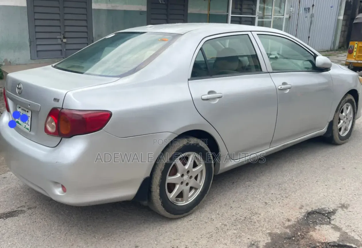 Toyota Corolla 2009 Silver
