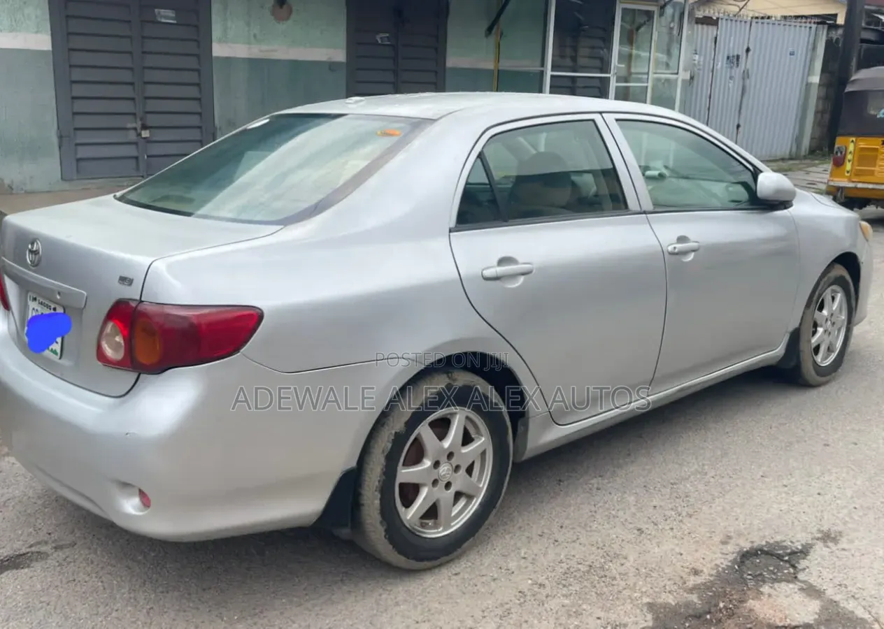 Toyota Corolla 2009 Silver