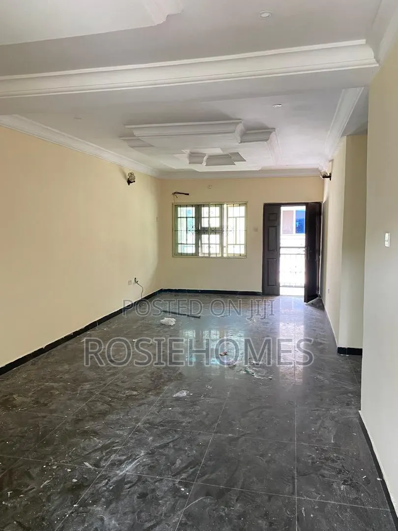 3bdrm Block of Flats in Goif, Lakowe for rent