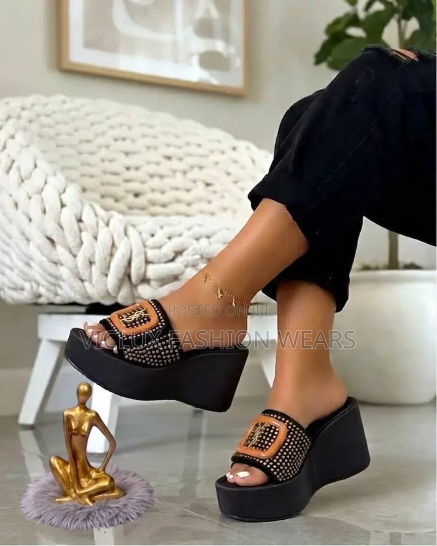 Ladies High Quality Wedge Slippers