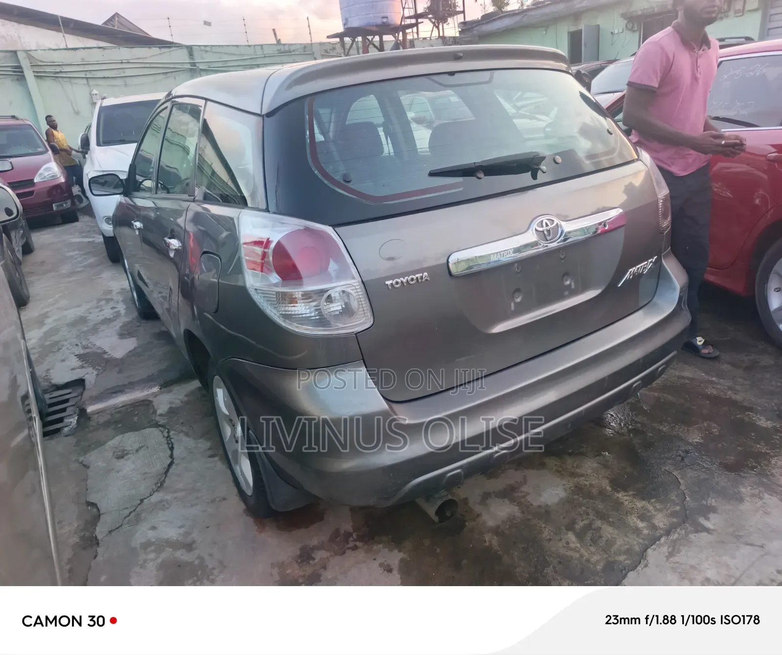 Toyota Matrix Hatchback AWD (1.8L 4cyl 4A) 2005 Gray