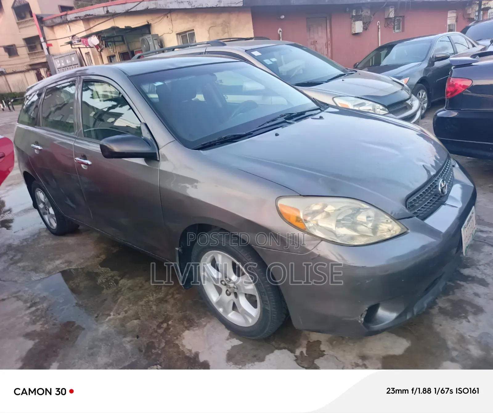 Toyota Matrix Hatchback AWD (1.8L 4cyl 4A) 2005 Gray