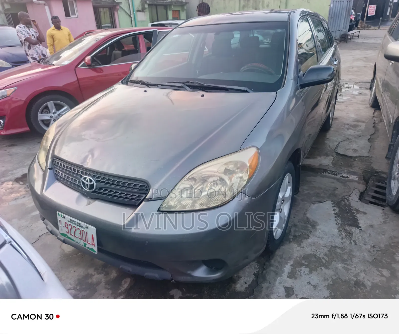 Toyota Matrix Hatchback AWD (1.8L 4cyl 4A) 2005 Gray