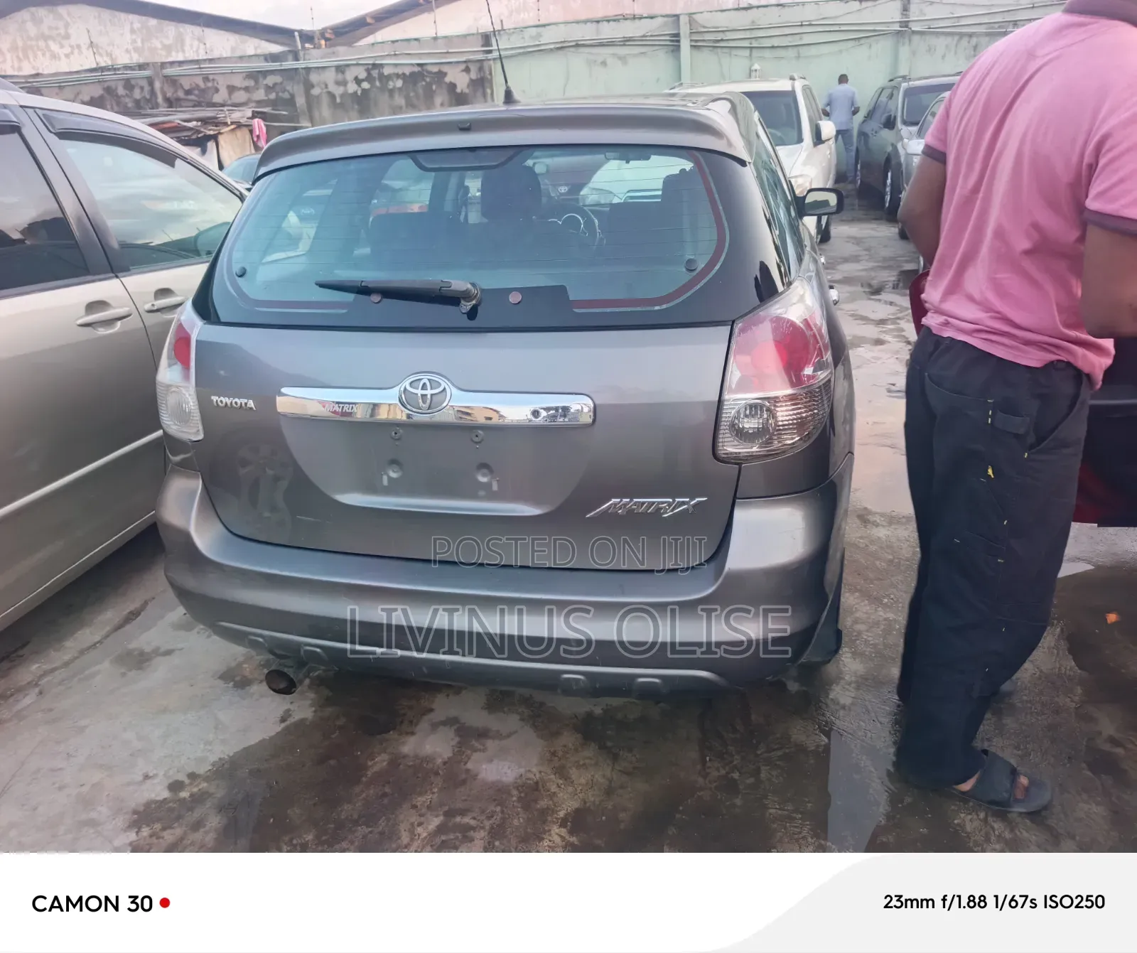 Toyota Matrix Hatchback AWD (1.8L 4cyl 4A) 2005 Gray