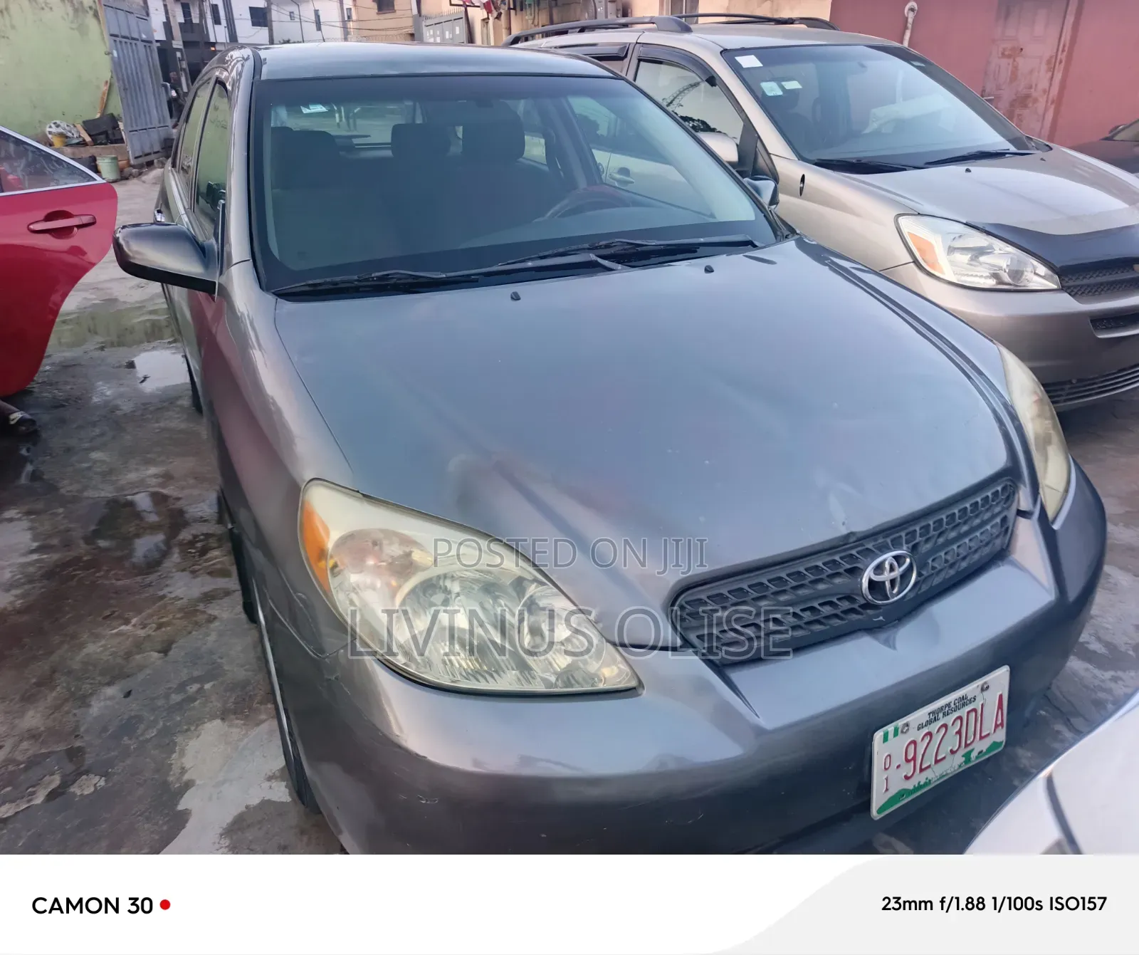 Toyota Matrix Hatchback AWD (1.8L 4cyl 4A) 2005 Gray