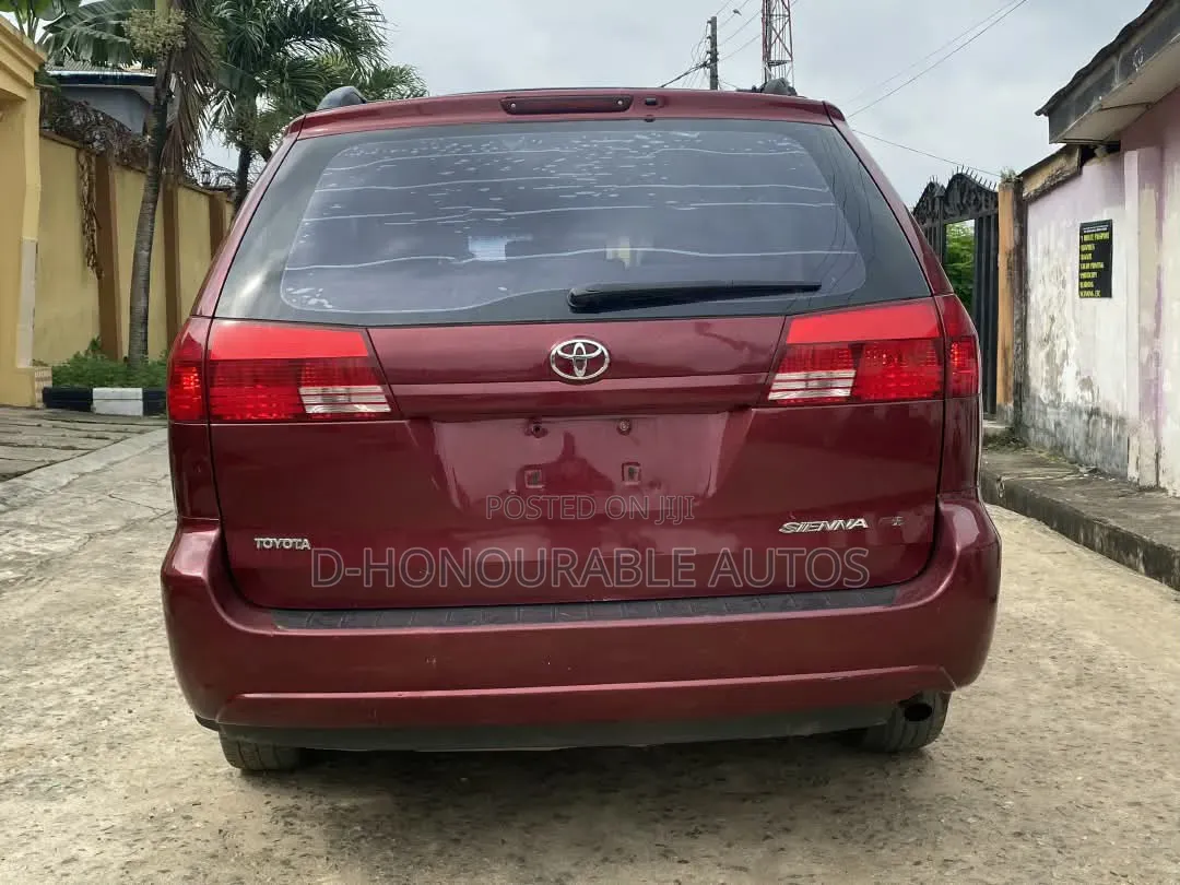 Toyota Sienna CE 2005 Red