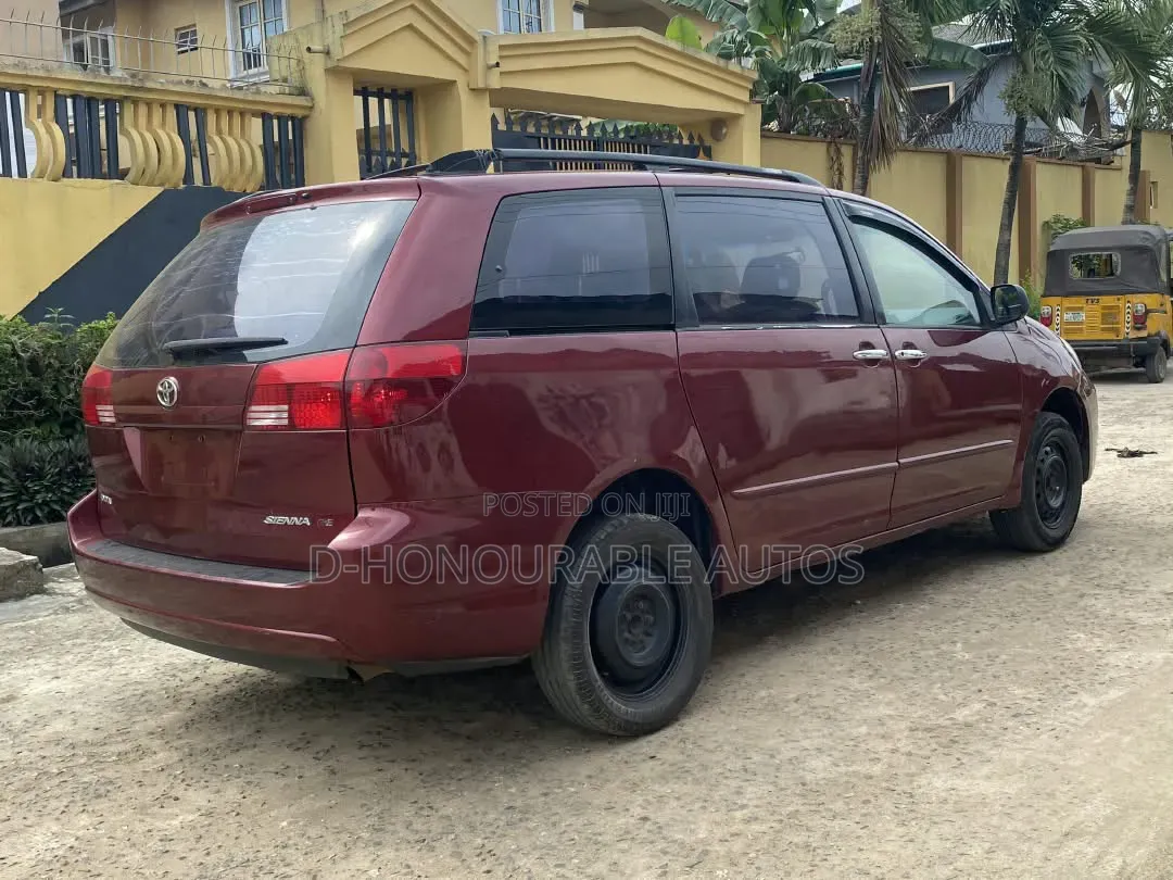 Toyota Sienna CE 2005 Red