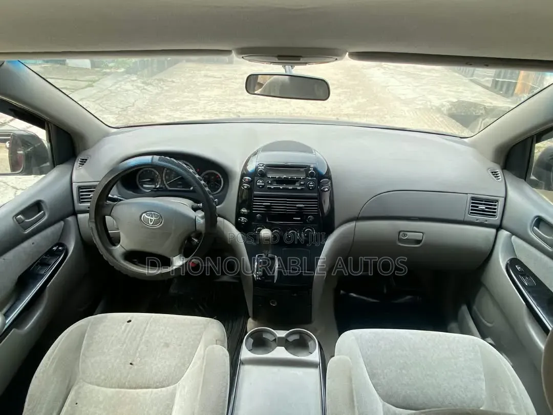 Toyota Sienna CE 2005 Red