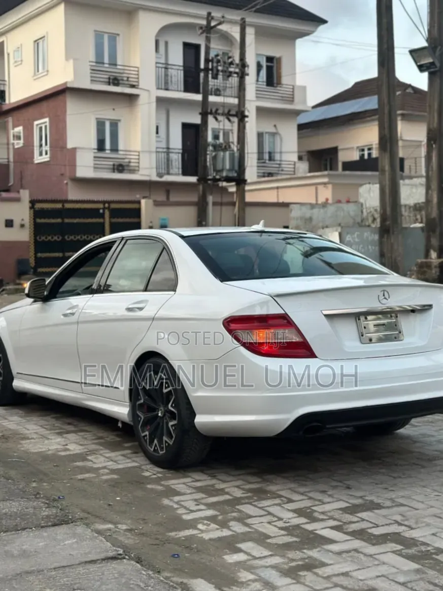 Mercedes-Benz C300 2010 White