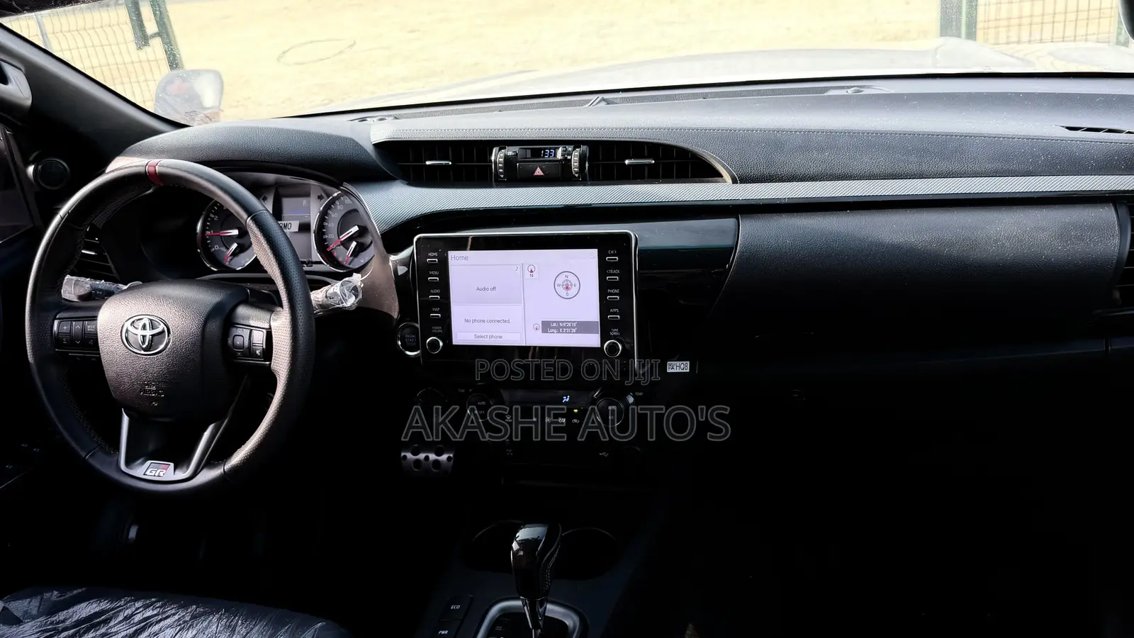 Toyota Hilux 2024 White