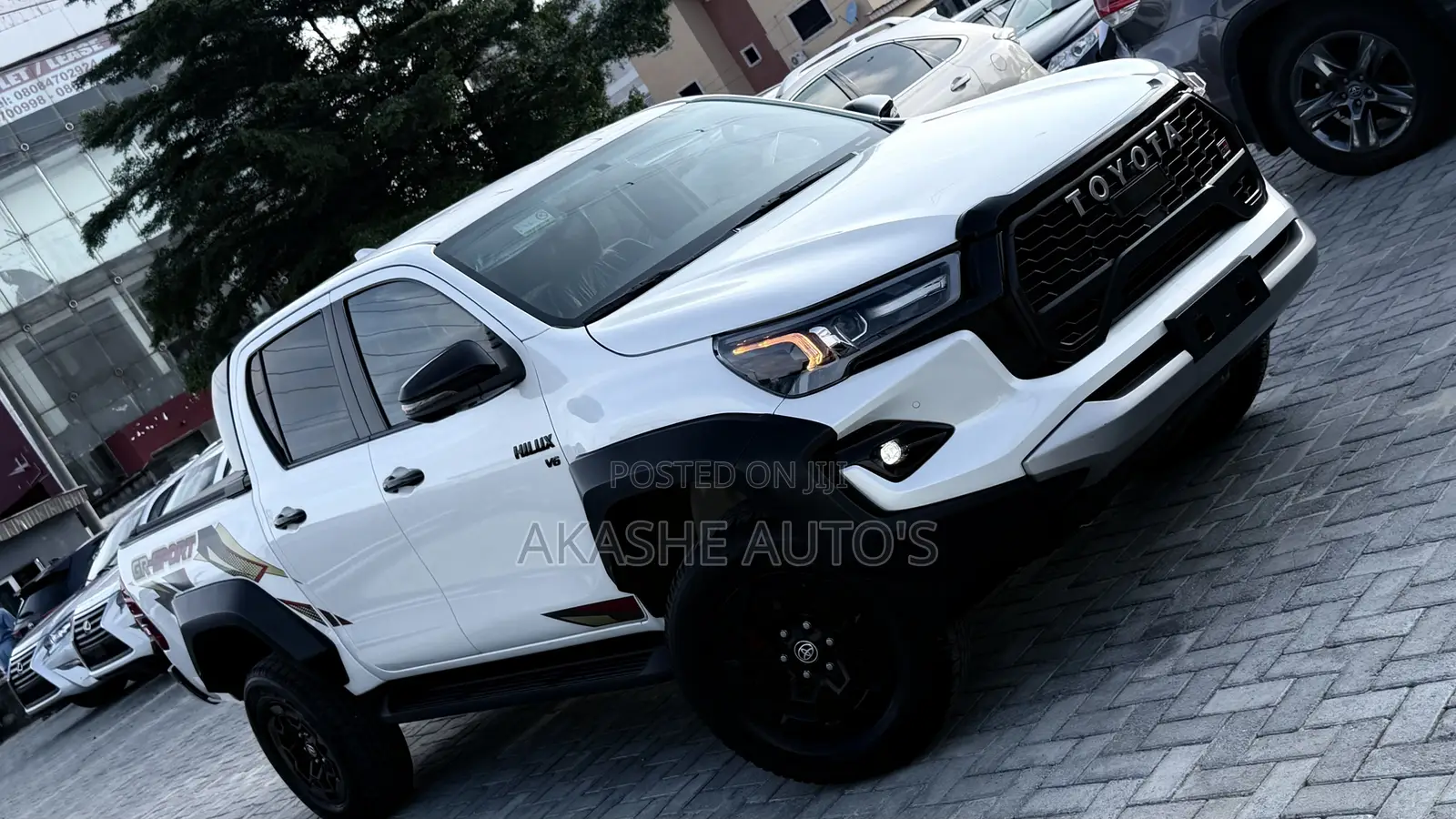 Toyota Hilux 2024 White