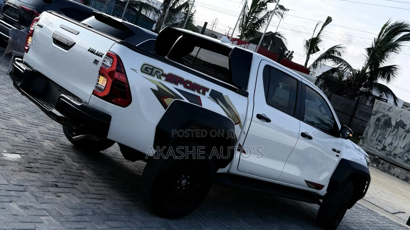 Toyota Hilux 2024 White