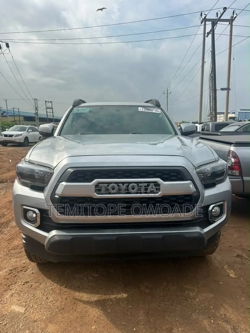 Toyota Tacoma 4dr Double Cab 2016 Gray