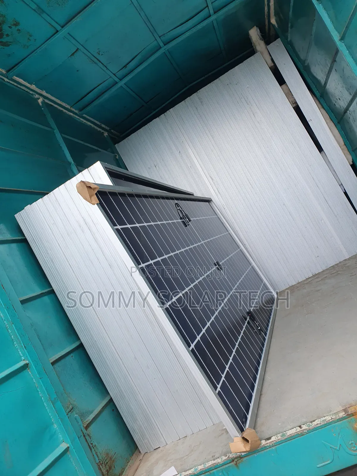 Jinko Solar Panel 650watts 144cells