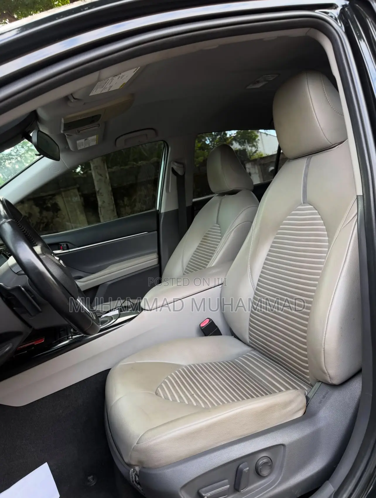 Toyota Camry SE FWD (2.5L 4cyl 8AM) 2018 Black