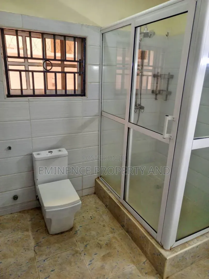 3bdrm Apartment in Lekki Phase 1 for rent