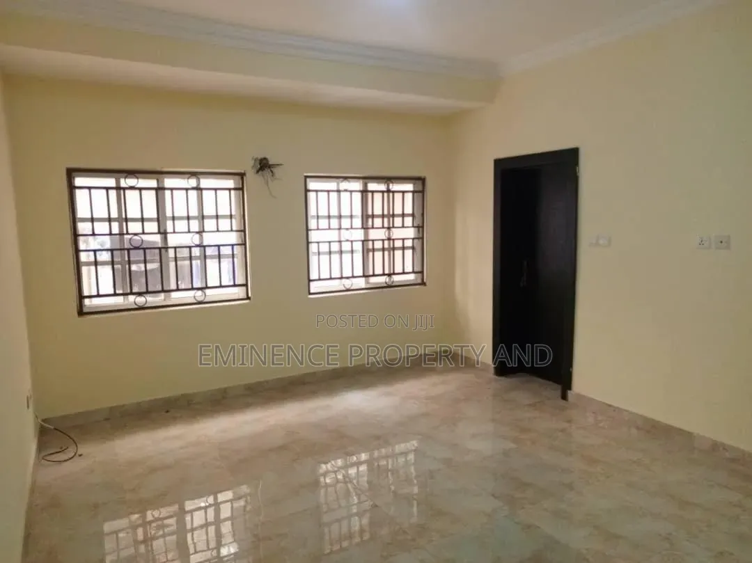 3bdrm Apartment in Lekki Phase 1 for rent