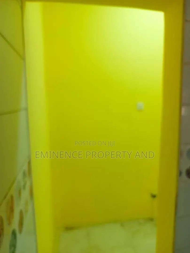 3bdrm Apartment in Lekki Phase 1 for rent