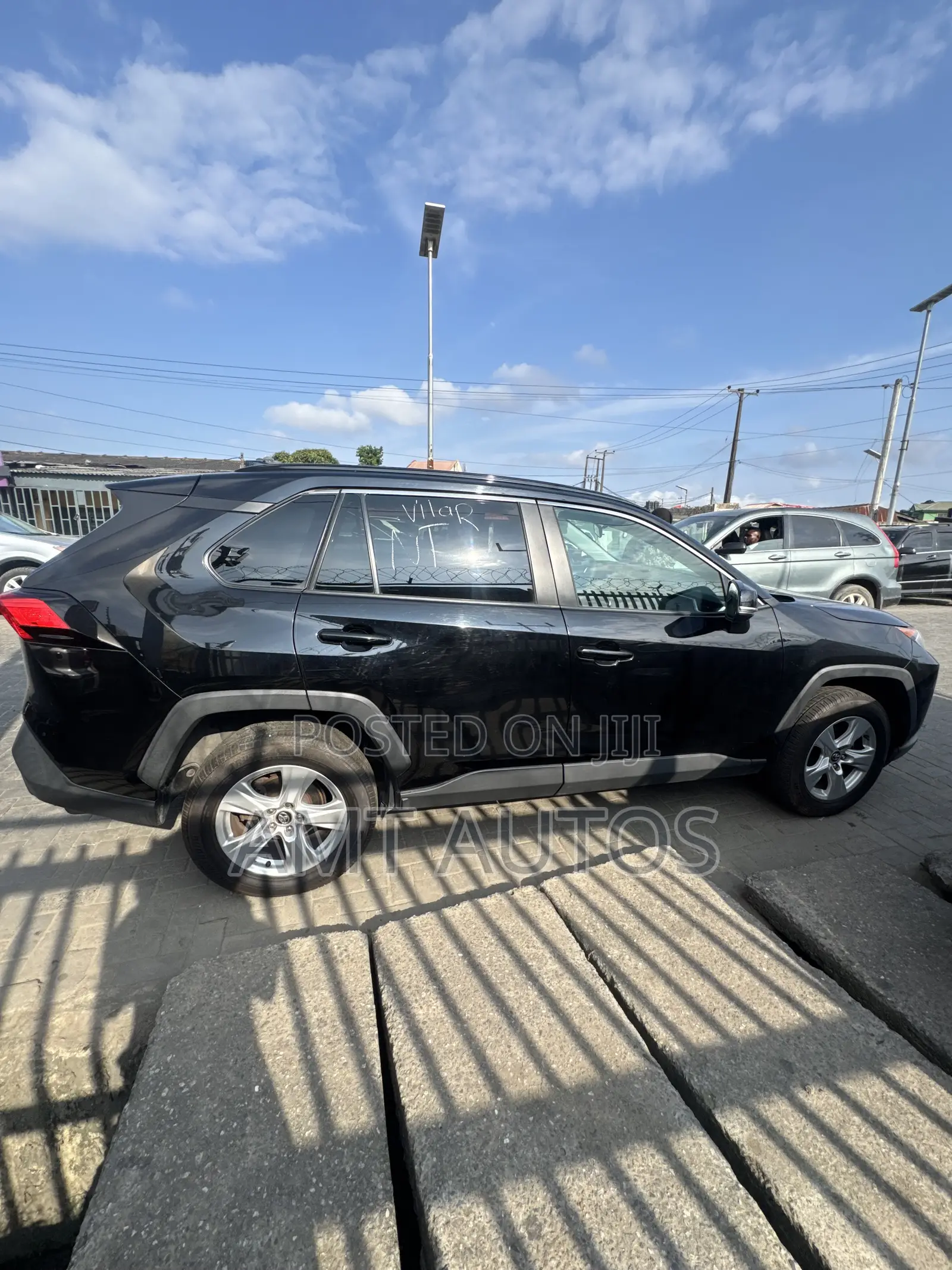 Toyota RAV4 XLE 2021 Black