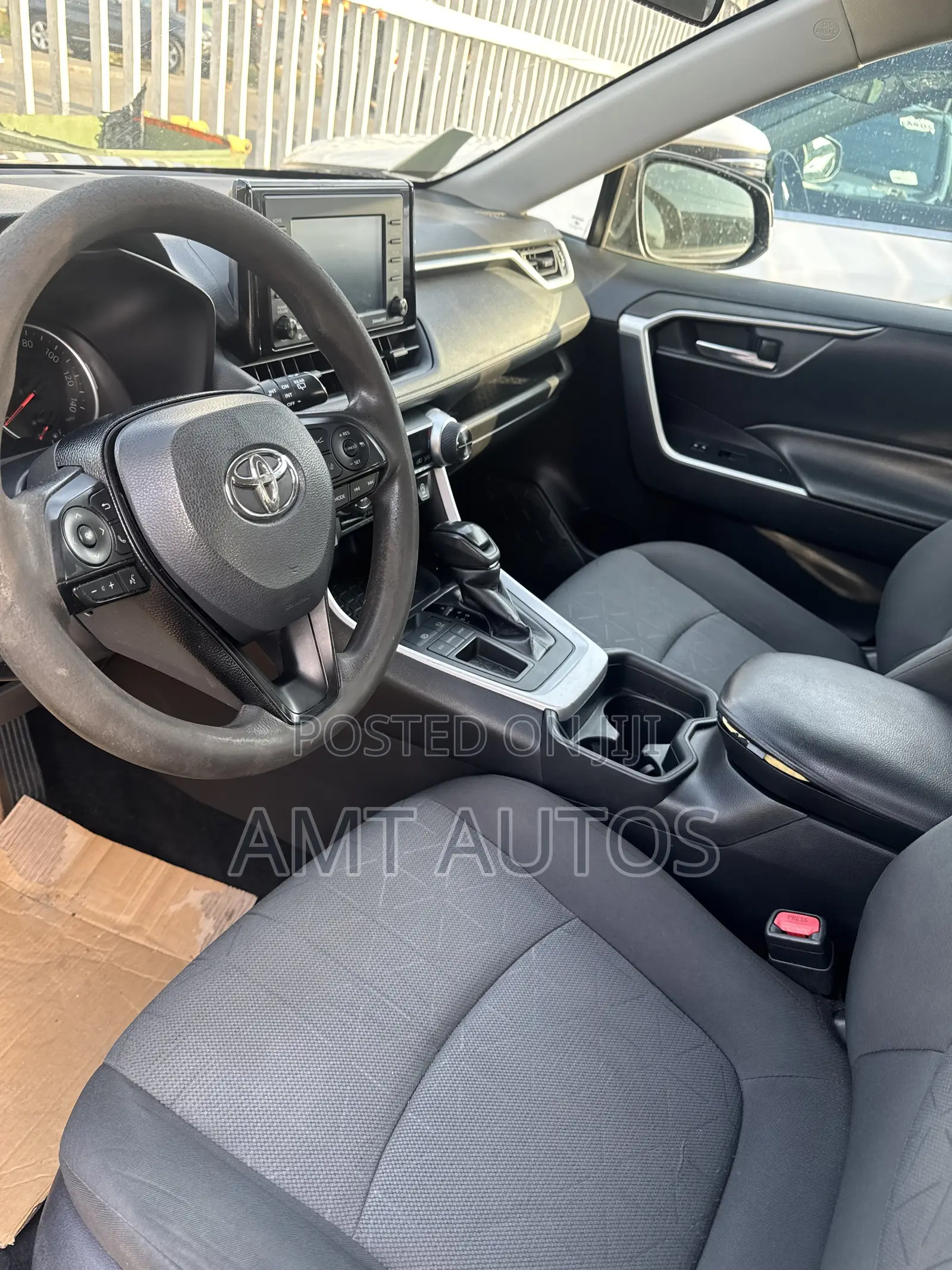 Toyota RAV4 XLE 2021 Black