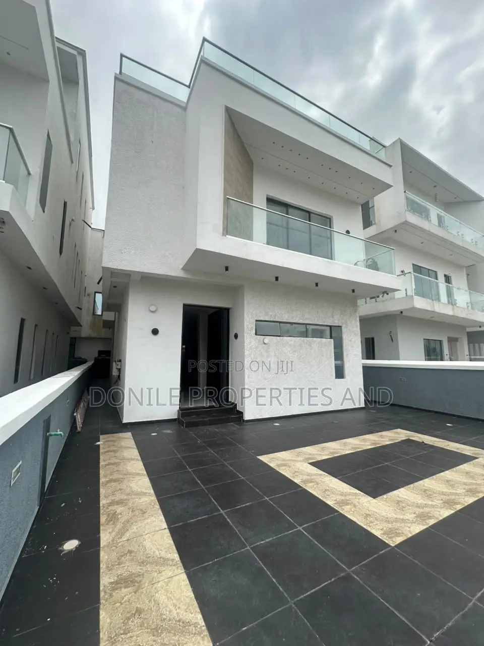 5bdrm Duplex in Rigiona View, Osapa london for sale