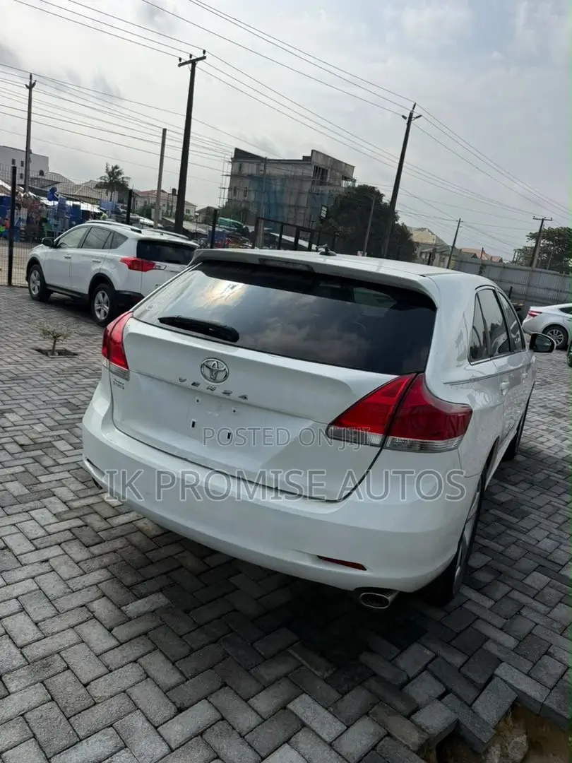Toyota Venza 2012 White
