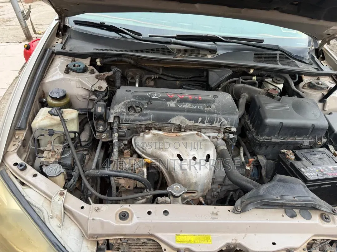 Toyota Camry 2004 Gold