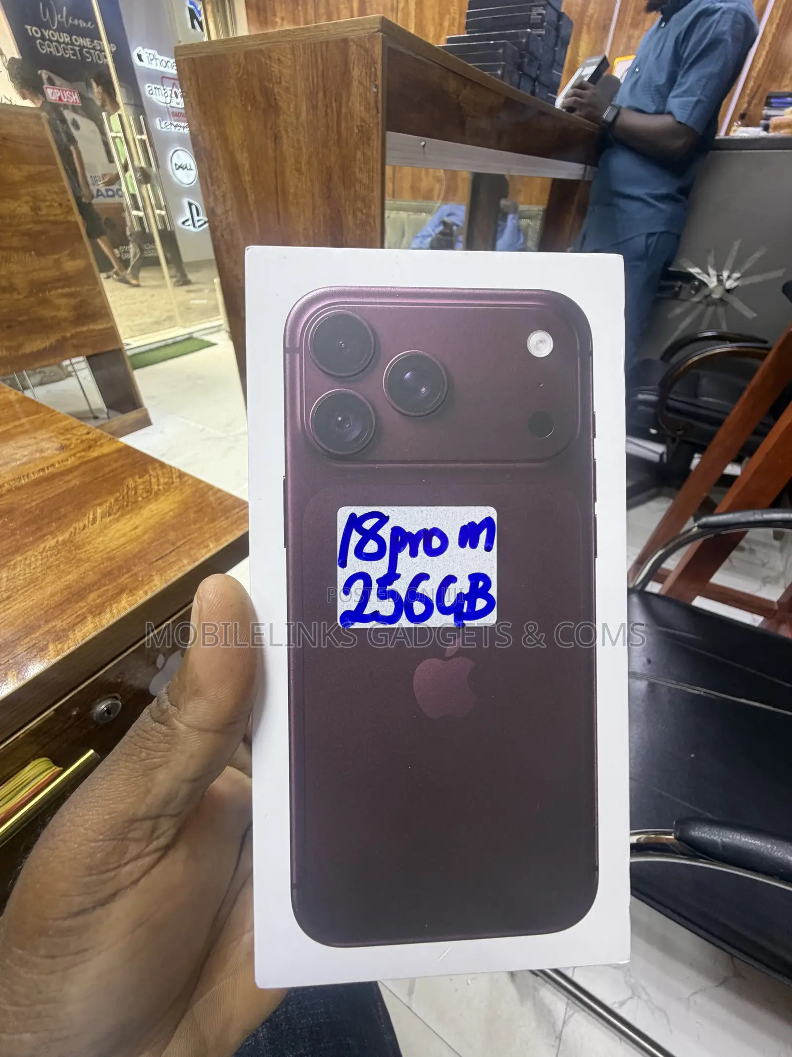 New Apple iPhone 18 Pro Max 256 GB Red