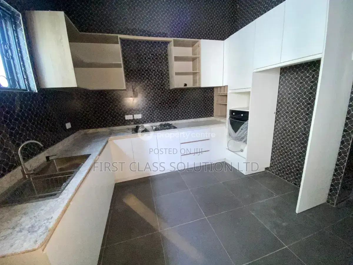 Furnished 4bdrm Penthouse in Galadimawa for sale