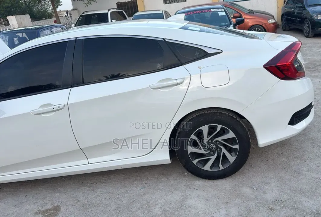 Honda Civic 2015 White