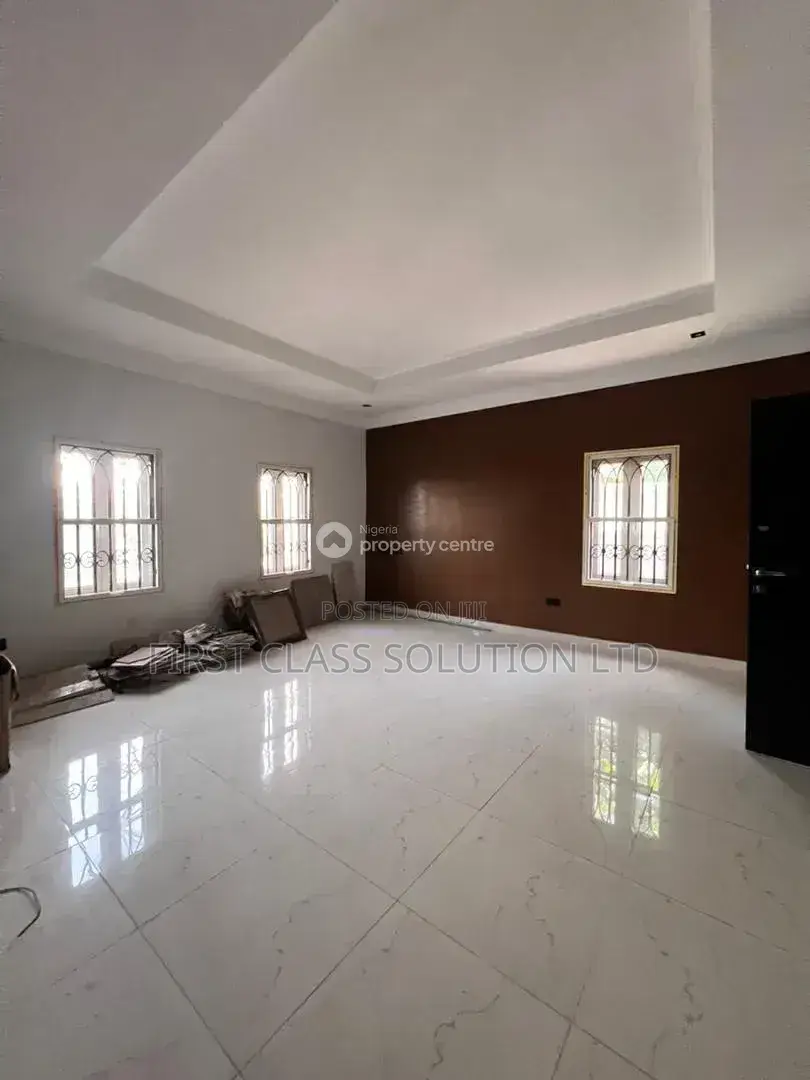 Furnished 3bdrm Block of Flats in Kaura for sale