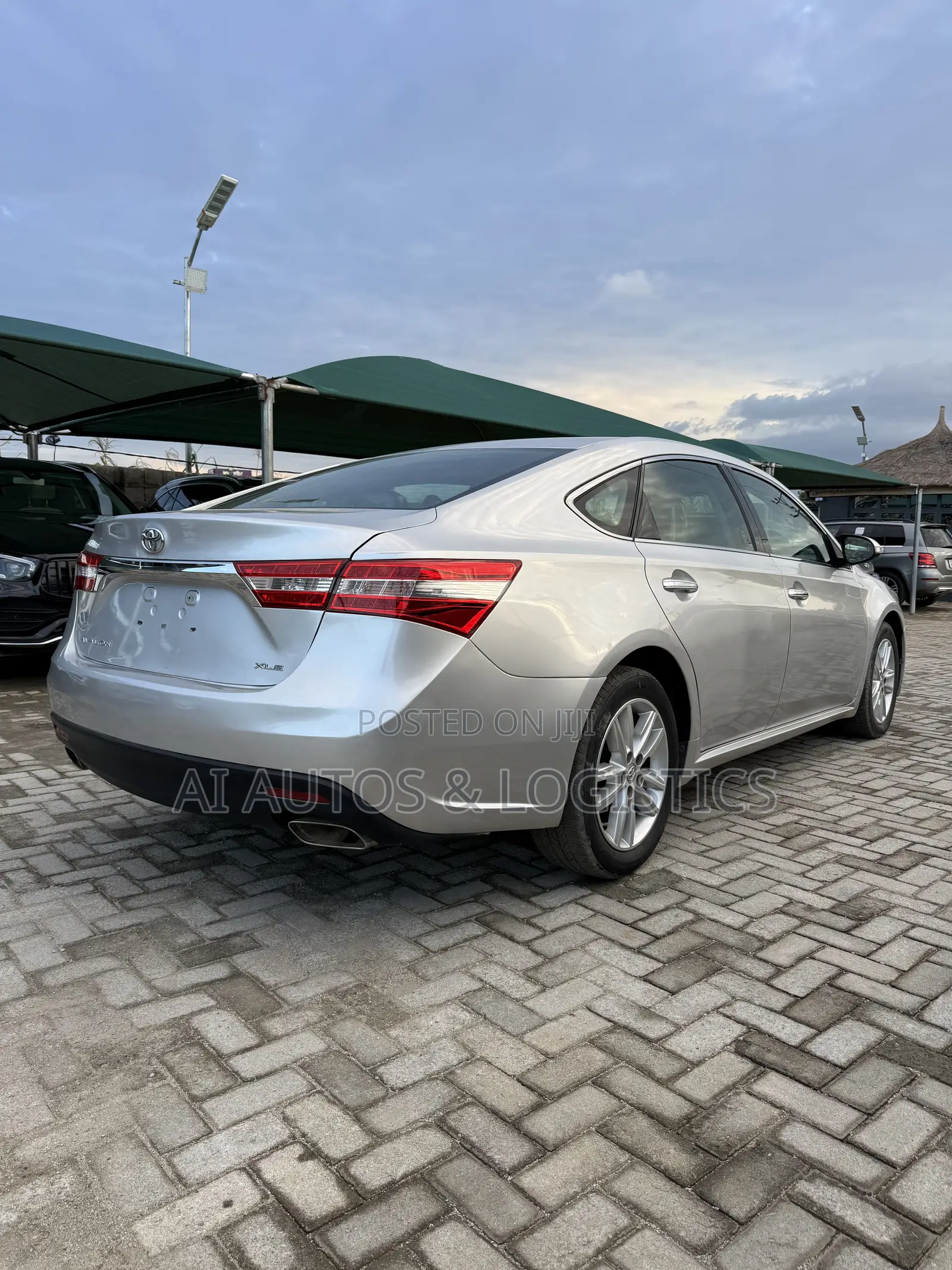 Toyota Avalon XLE 4dr Sedan (3.5L 6cyl 6A) 2014 Gray