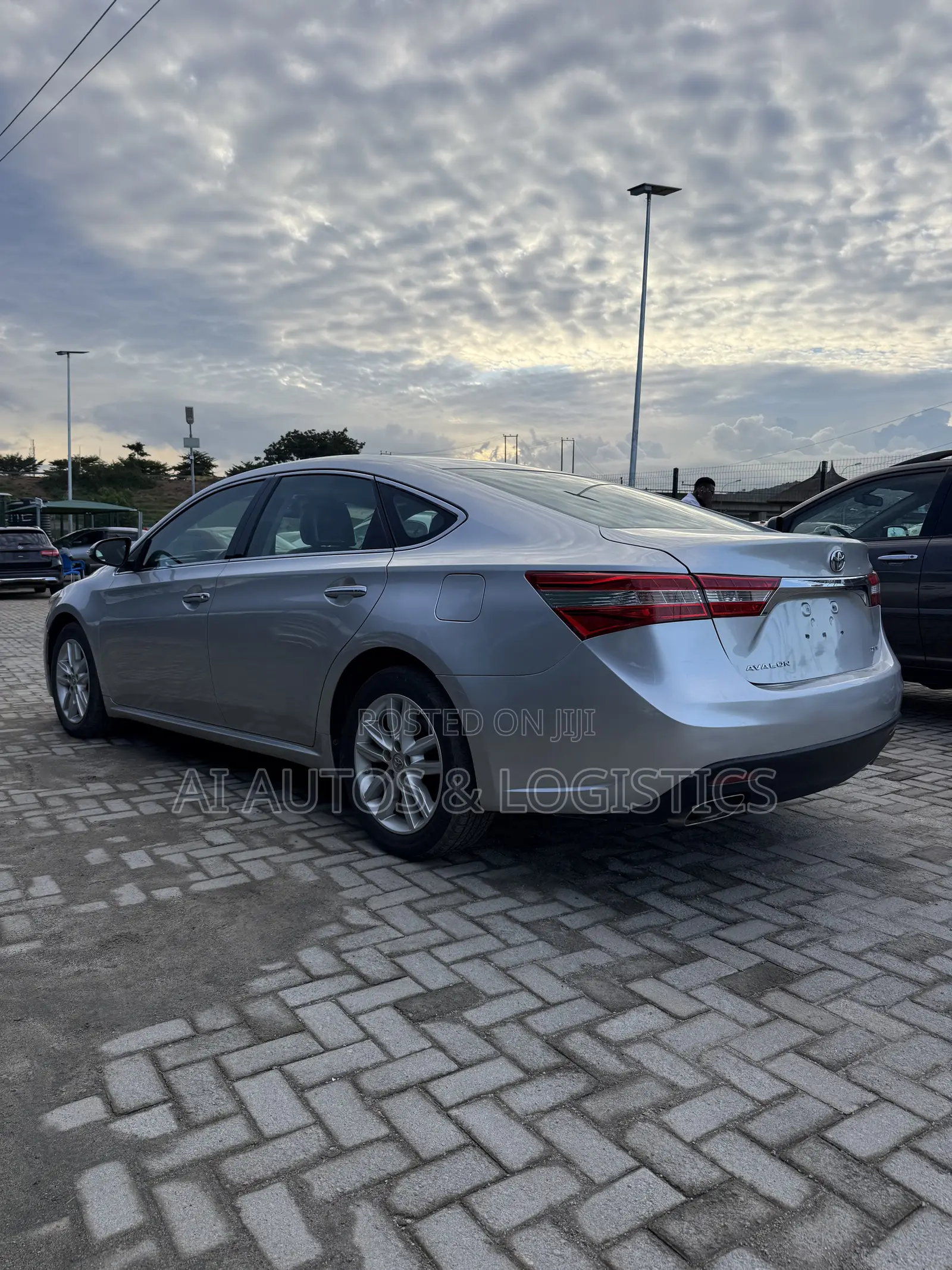 Toyota Avalon XLE 4dr Sedan (3.5L 6cyl 6A) 2014 Gray