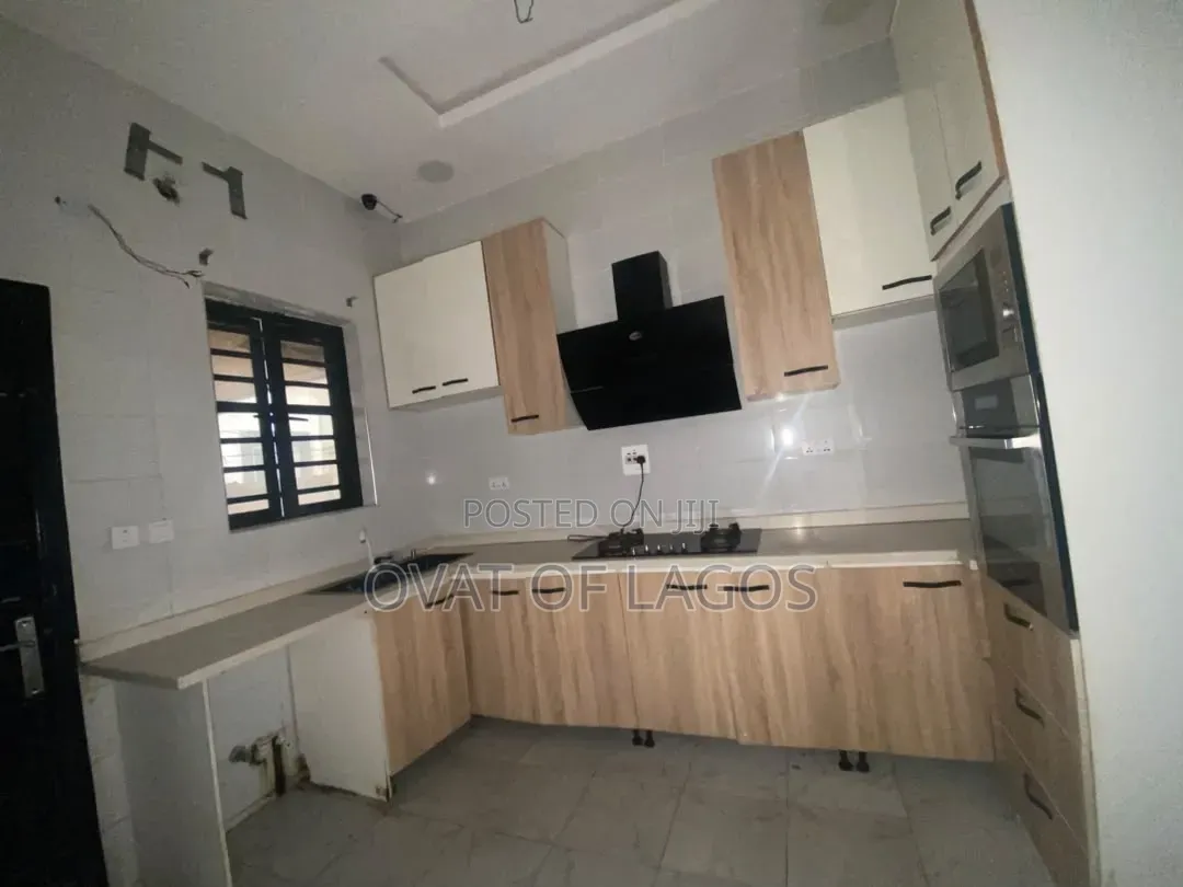 4bdrm Duplex in Ikota for rent