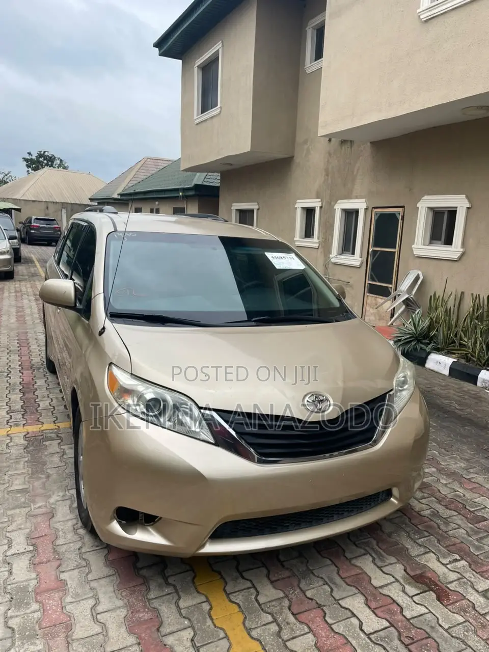Toyota Sienna LE 7 Passenger 2011 Gold