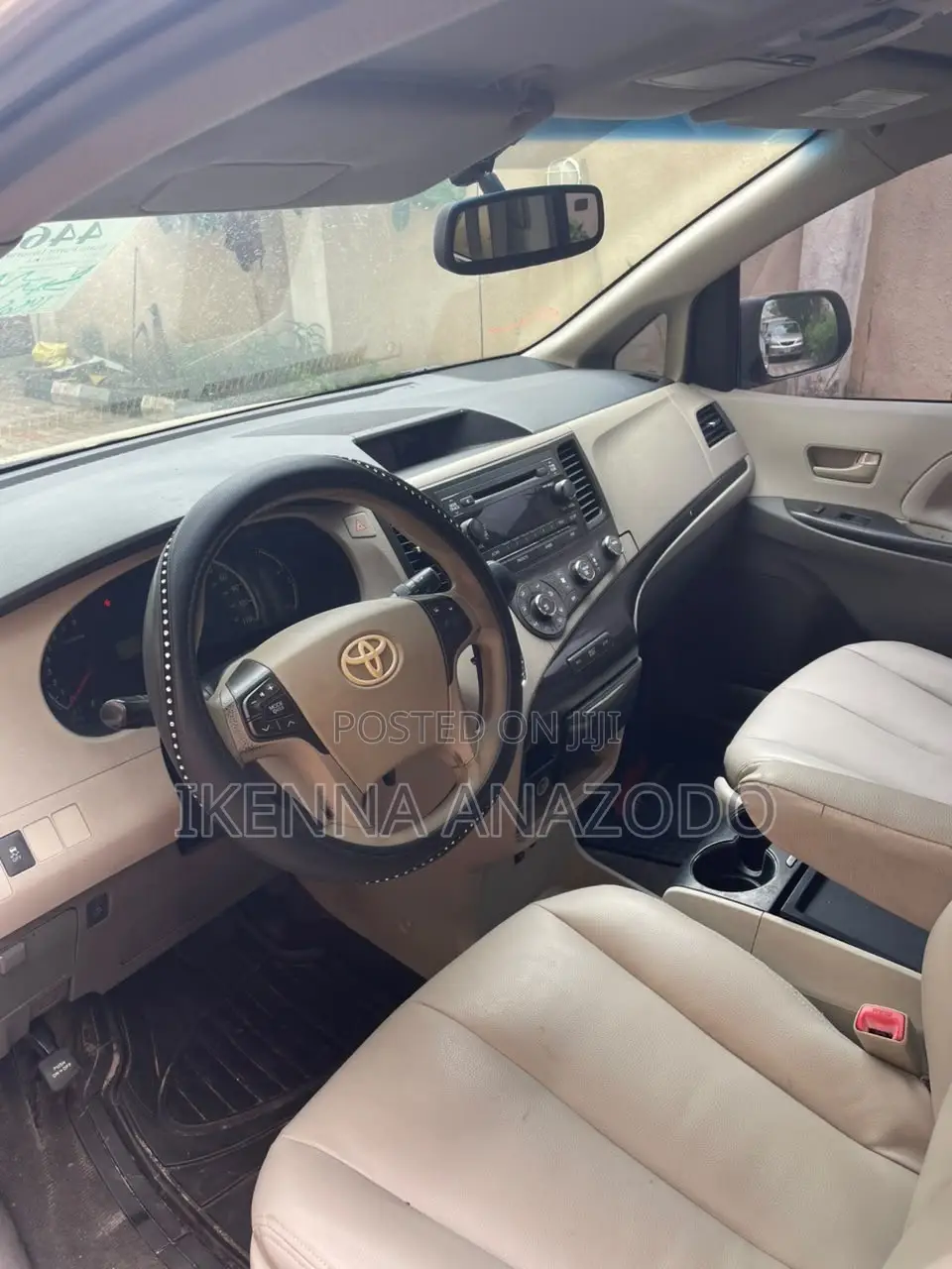 Toyota Sienna LE 7 Passenger 2011 Gold