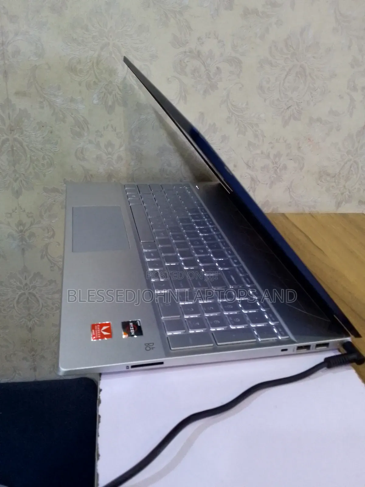 Laptop HP Pavilion 15 8GB AMD Ryzen 3 SSD 256GB
