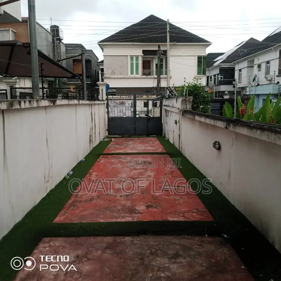 Furnished 4bdrm Duplex in Ikota for rent