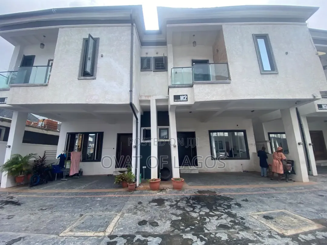 4bdrm Duplex in Ikota for rent