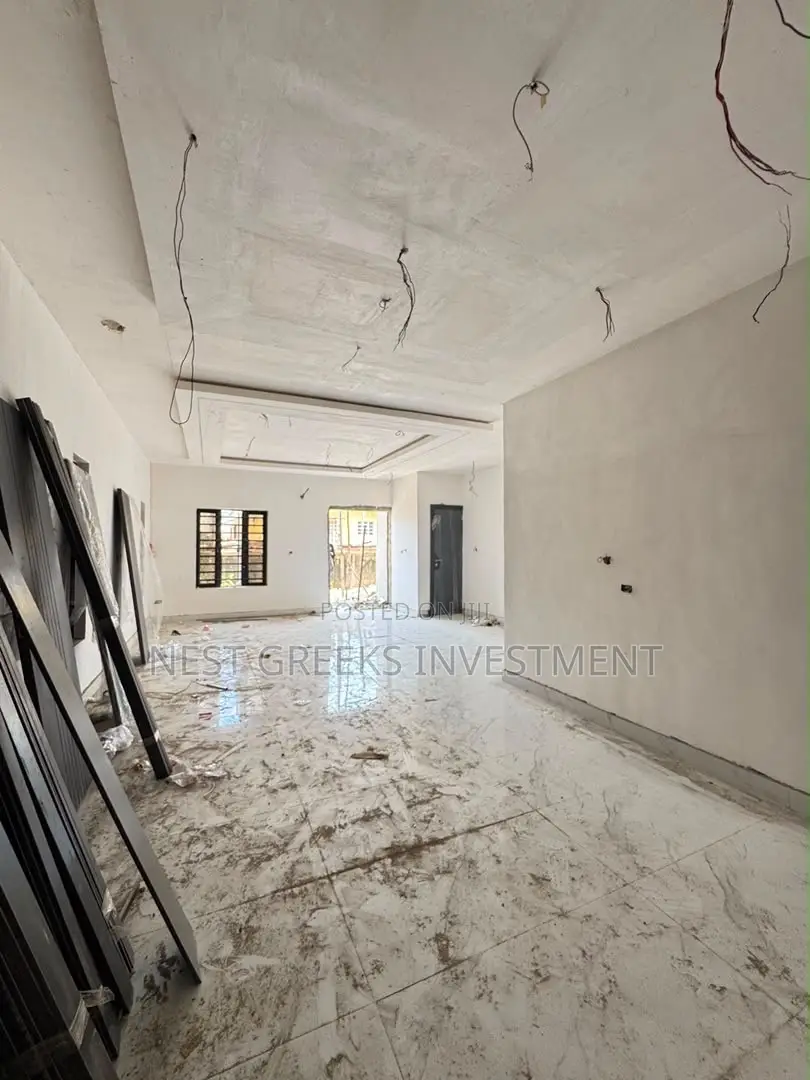 4bdrm Duplex in Surulere for sale