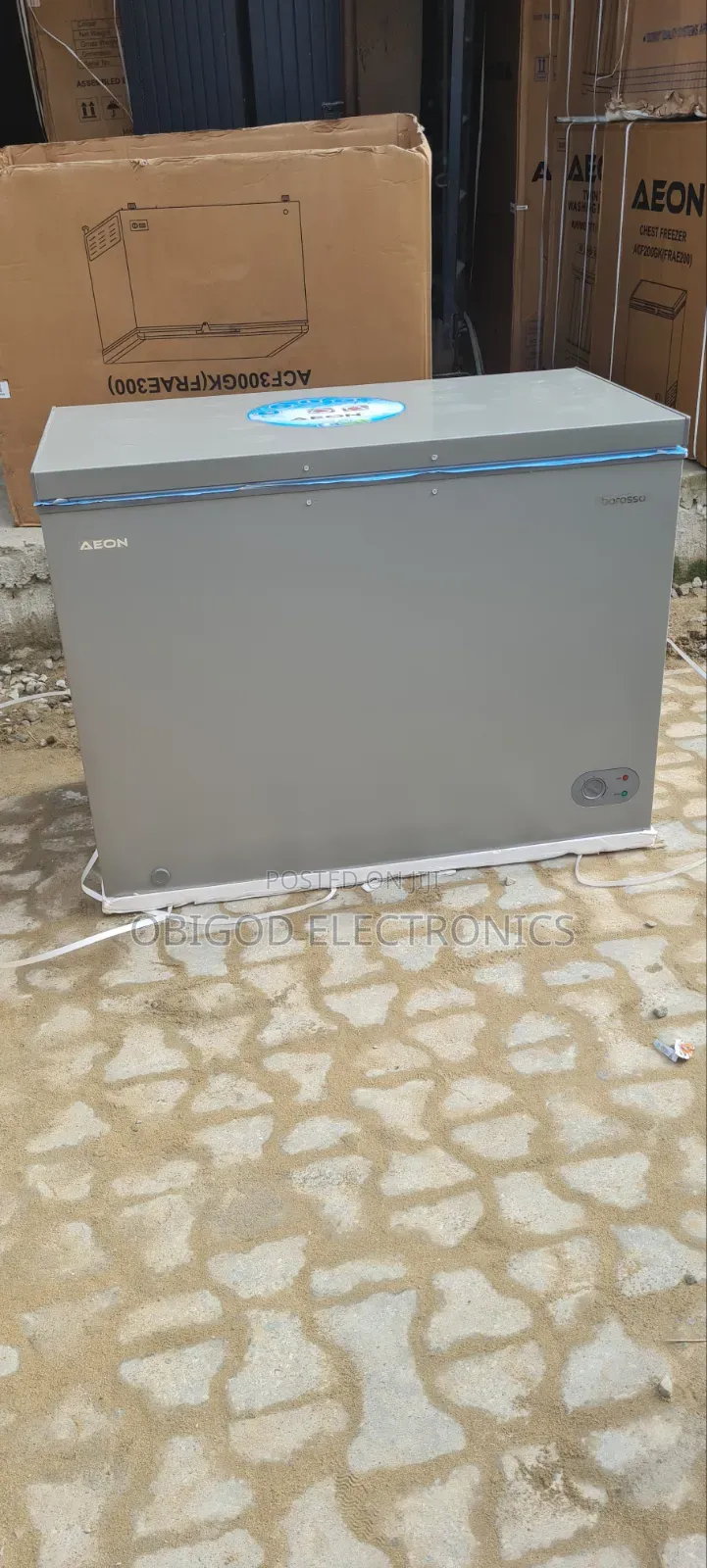 Aeon 300 Liter Chest Freezer