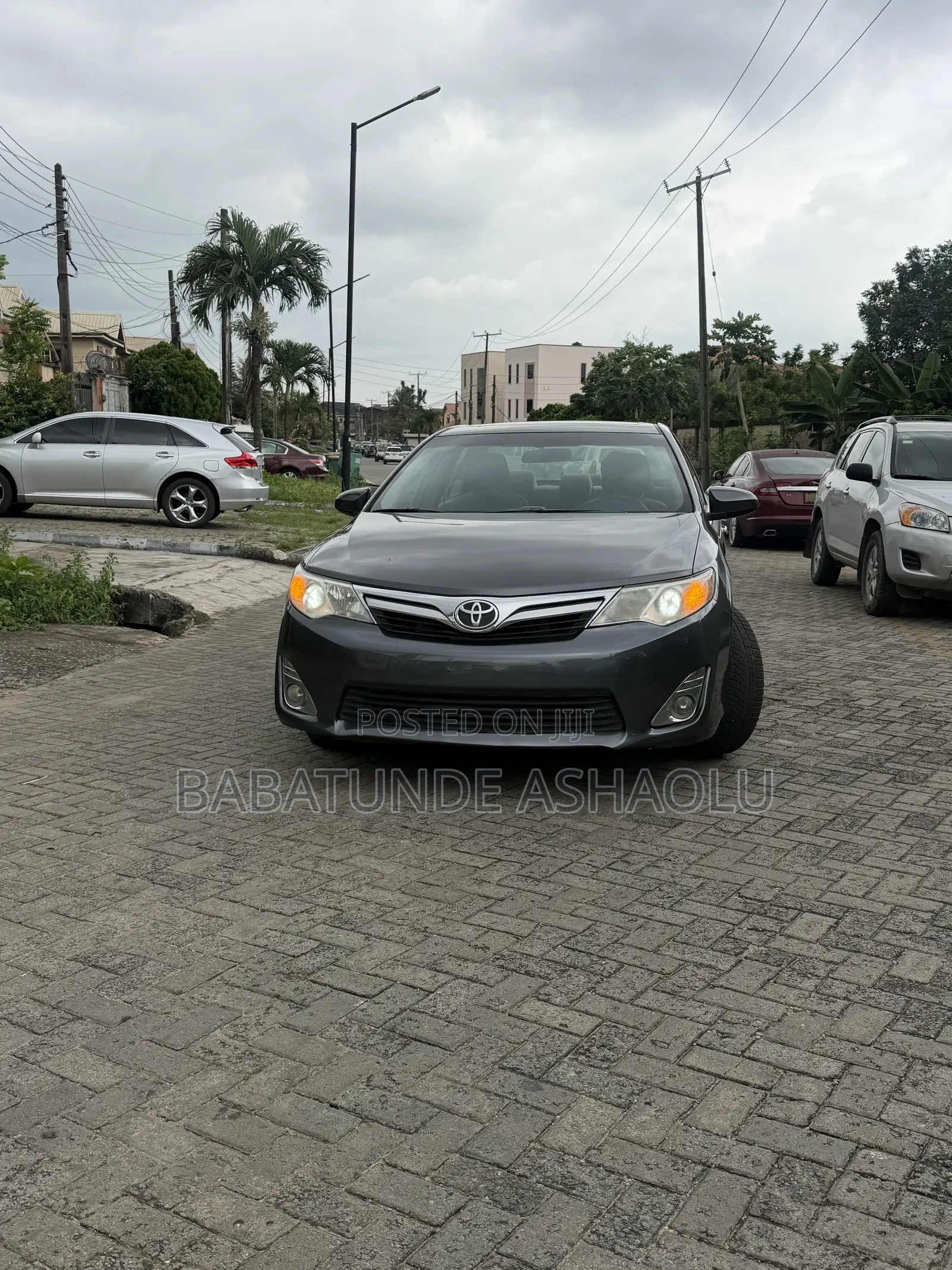 Toyota Camry XLE 4dr Sedan (2.5L 4cyl 6A) 2013 Gray