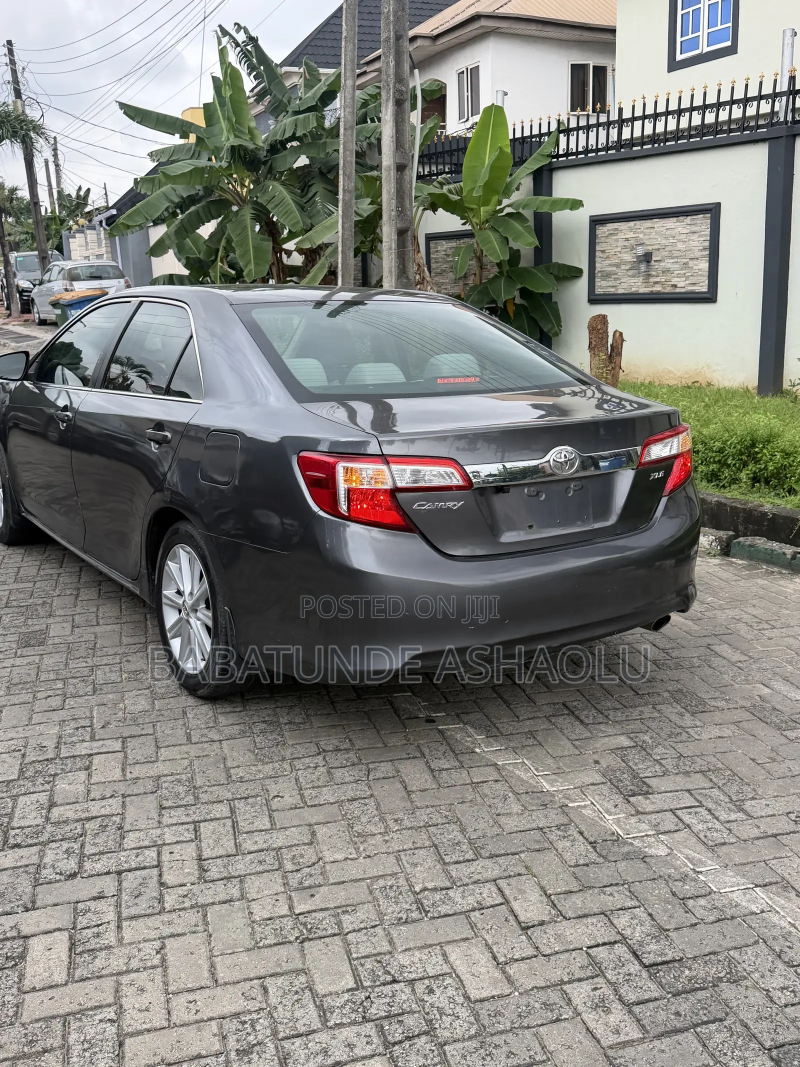 Toyota Camry XLE 4dr Sedan (2.5L 4cyl 6A) 2013 Gray