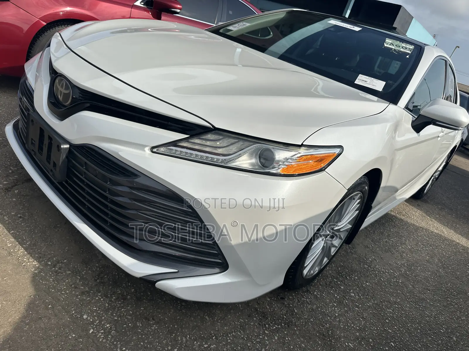 Toyota Camry XLE FWD 2020 Off white
