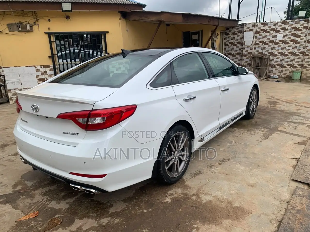 Hyundai Sonata Sport 2.0T Sedan FWD (2.0L 4cyl 6A) 2017 White
