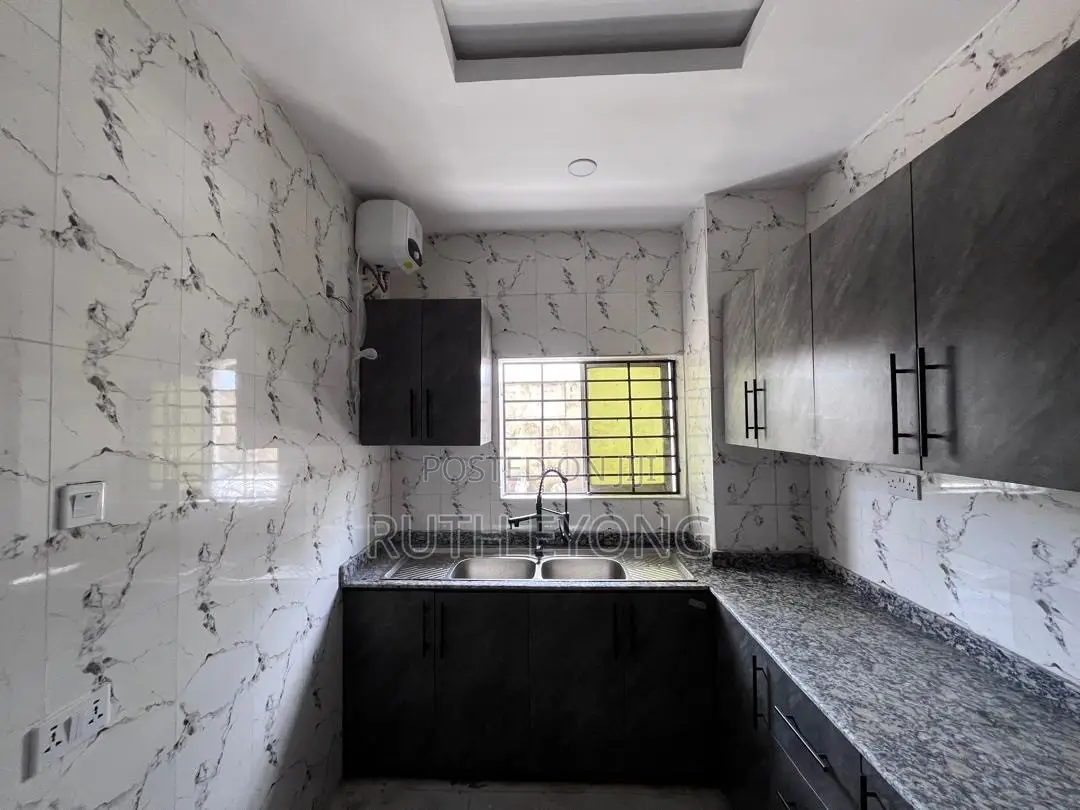 3bdrm Apartment in Chevron Drive Lekki for sale