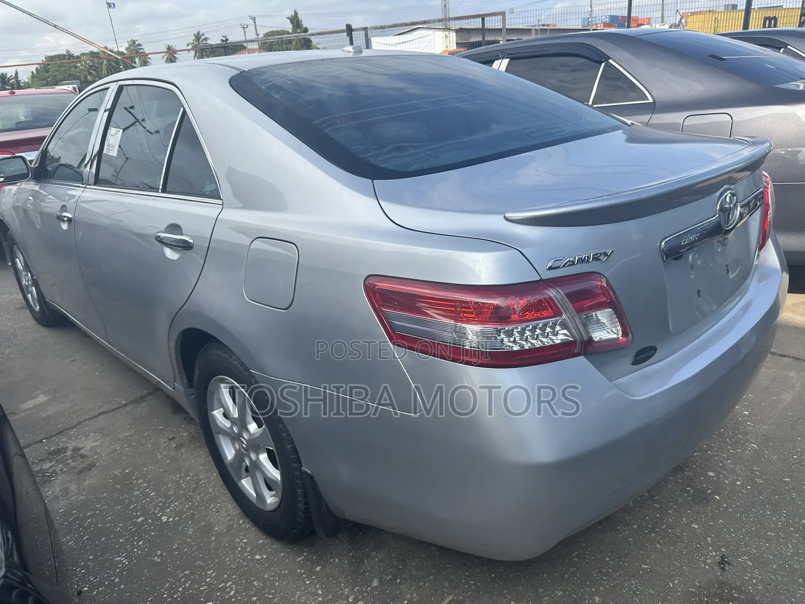 Toyota Camry LE 4dr Sedan (2.5L 4cyl 6A) 2011 Silver